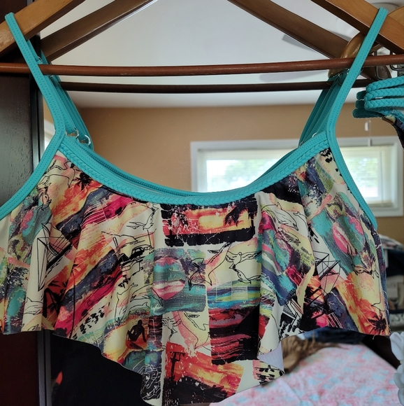 Colorful Beach Print Bikini Set - Picture 3 of 12